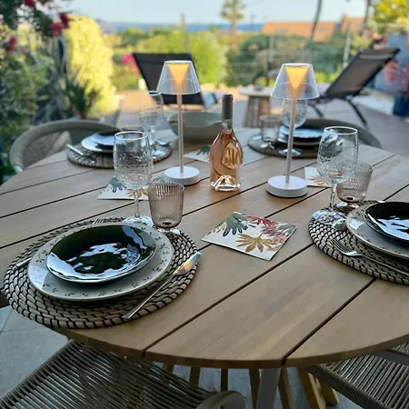 T2 Neuf Avec Sa Magnifique Vue Sur La Baie De Bandol Apartment