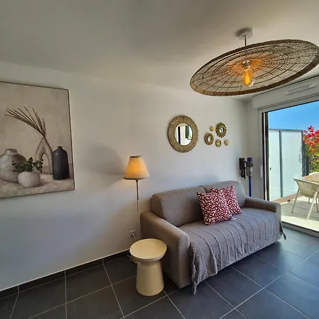 T2 Neuf Avec Sa Magnifique Vue Sur La Baie De Bandol *