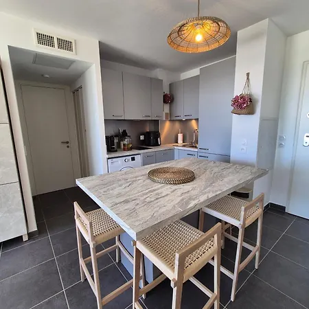 T2 Neuf Avec Sa Magnifique Vue Sur La Baie De Bandol Apartamento *