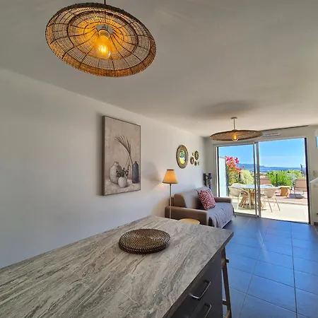 T2 Neuf Avec Sa Magnifique Vue Sur La Baie De Bandol *